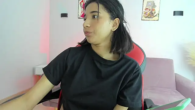 Emily_bruss élő XXX-chatje