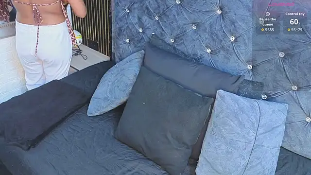 צ'אט XXX בשידור חי של AlexandraNoxx