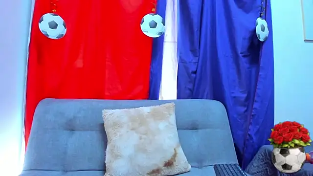 XXX chat uživo modela KahiaSmith