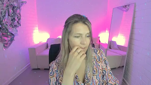 NicoleHitman's Live XXX Chat