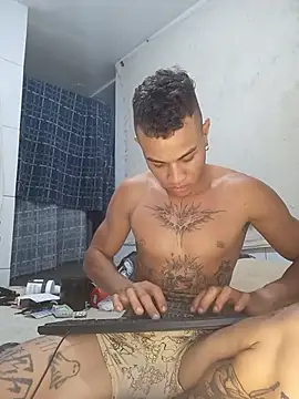 Show modela dualzinhoo na web-kameri