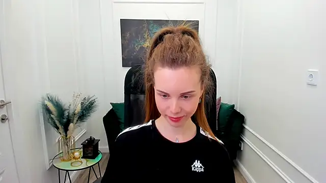 MileyWings XXX чат на живо