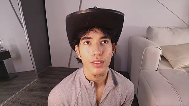rick_flame0 Adlı Modelin Canlı XXX Sohbeti