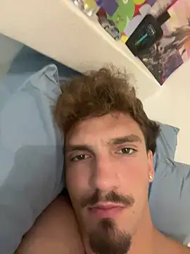 Show modela Albert_daddyyy na web-kameri