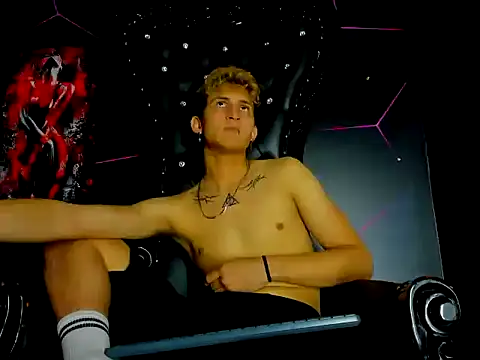Онлайн чат XXX Axel_Romanov