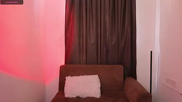 sexyladyy_ Adlı Modelin Canlı XXX Sohbeti