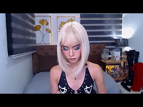 Chat XXX en directo de JuicyCockThea