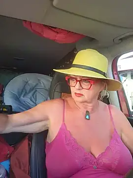 Hot-Muci: απευθείας συνομιλία ΧΧΧ