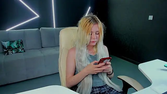 kikipeach's Live XXX Chat