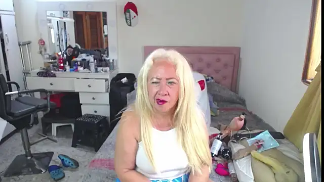 lucy_belle_bm's Live XXX Chat