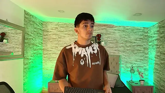 دردشة Axel_Draven الجنسية المباشرة