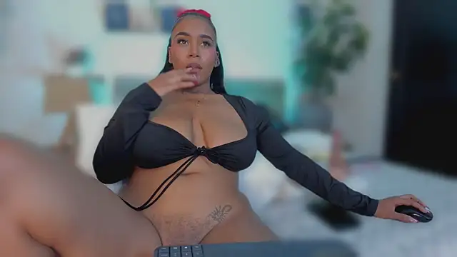 צ'אט XXX בשידור חי של YariRose