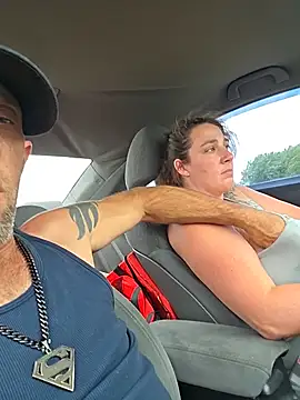 thespontaneouscouple42069's Live XXX Chat