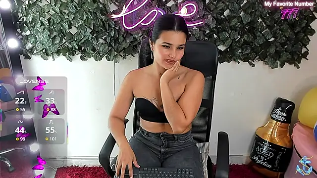 XXX chat uživo modela DestinyHills