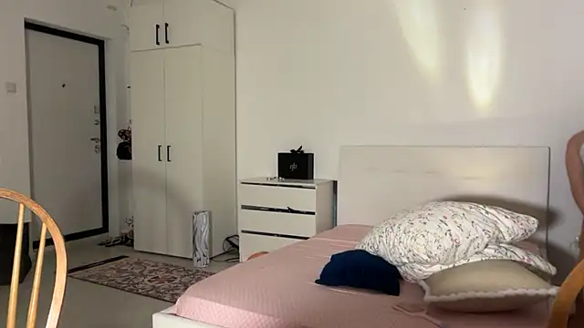 XXX chat uživo modela PonyChika