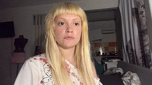 XXX chat uživo modela FreedaDeloach