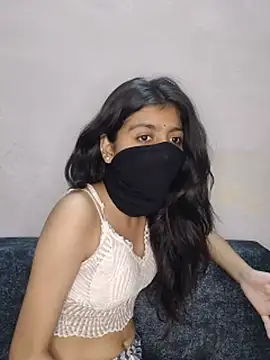 Prihu143 Adlı Modelin Canlı XXX Sohbeti