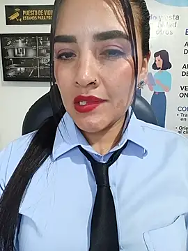 MAYE__13 élő XXX-chatje