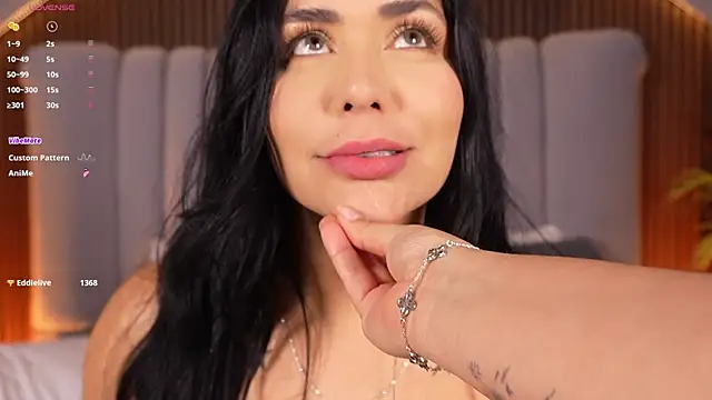 emperatriz_reyes' Live XXX Chat