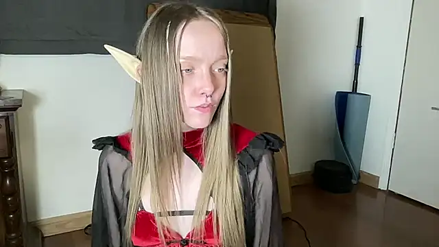 ElfGirlAna Chat XXX in diretta