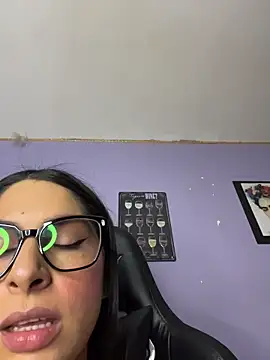 הופעת וובקאם של charlotte_stevenss_