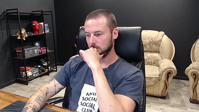 XXX chat uživo modela MihasikD