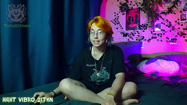 TrickyKitsune Live XXX Chat