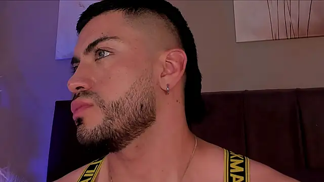 Alexander_Diazz Adlı Modelin Canlı XXX Sohbeti