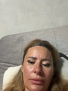 Chatroom XXX en direct de Tania201243