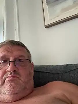 Chat XXX en directo de Daddystrokes4u