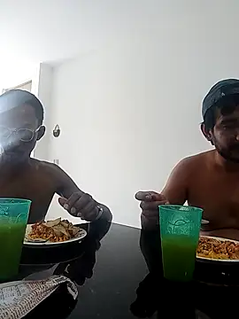Cloudy_pigDude Pertunjukan Webcam