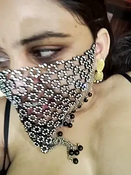 Curvy_shivani's Webcam Show