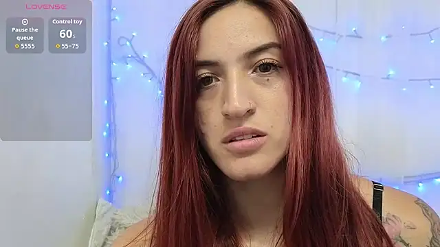 ninaa_fox Adlı Modelin Canlı XXX Sohbeti