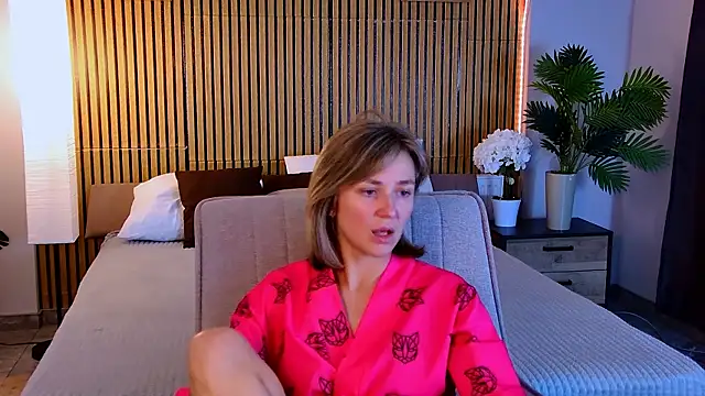 EmeraldGlow Chat XXX in diretta