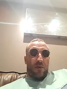 Tony88hgh Live XXX Chat