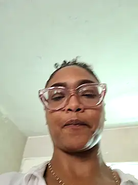 XXX chat uživo modela BiiancaEstradaa