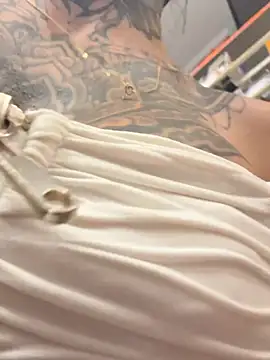 SkinnyLilly Webcam-Show