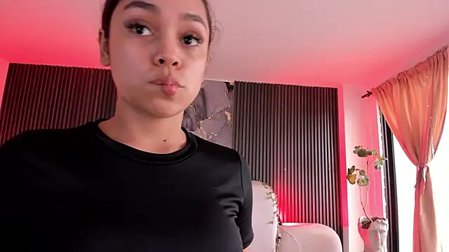 CarolineFyre's Live XXX Chat