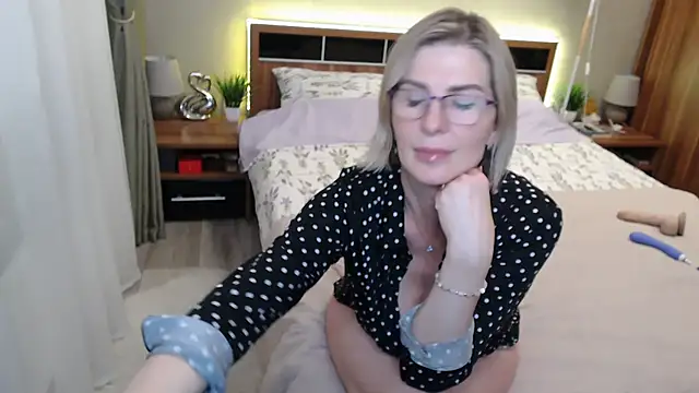 sensualEmilian Webbikameraesitys