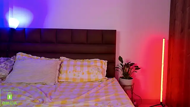 Gulaboo100's Live XXX Chat
