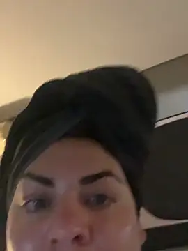 Živý XXX chat HeyBABYGIRL