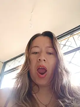צ'אט XXX בשידור חי של Hannah-colx