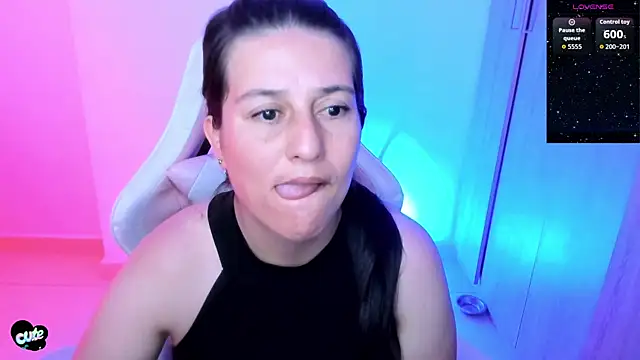 Chat XXX en directo de Saskyaa