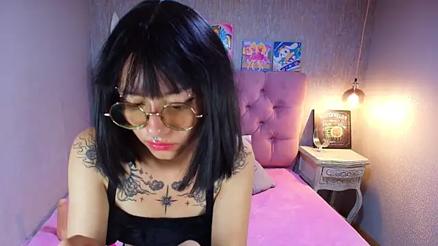 Chatroom XXX en direct de charlottemoonxz