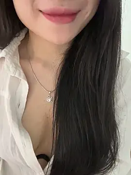 Lilyy_babyy 网络视讯表演