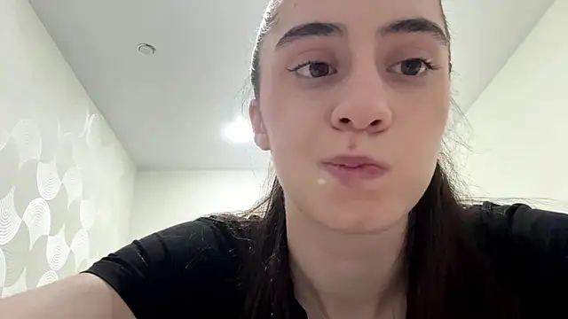 צ'אט XXX בשידור חי של raisatdj