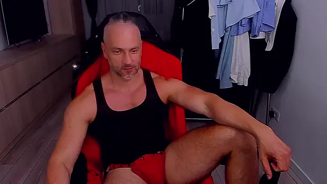 MarisMuscle Chat XXX live