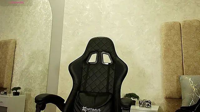 Hillary_myerss_'s Live XXX Chat