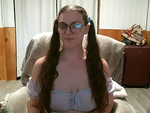 katie_kitten38's Live XXX Chat