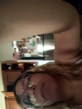 innocent1444's Live XXX Chat